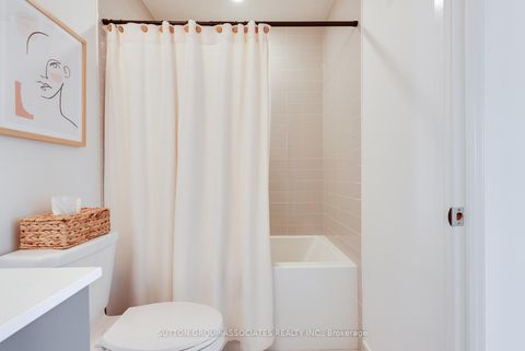 Photo 20 at 1702 - 576 Front Street W, Waterfront Communities C1, Toronto