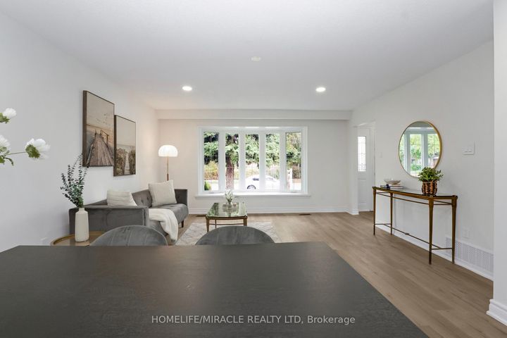 Photo 7 at 66 Avening Drive, Clairville, Toronto