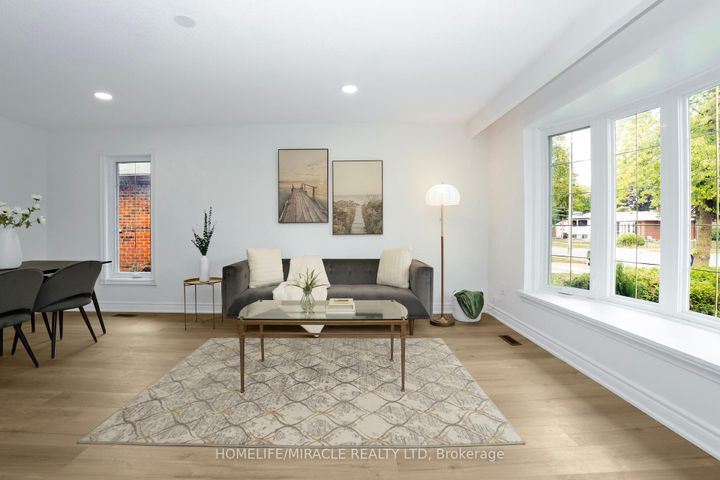 Photo 8 at 66 Avening Drive, Clairville, Toronto