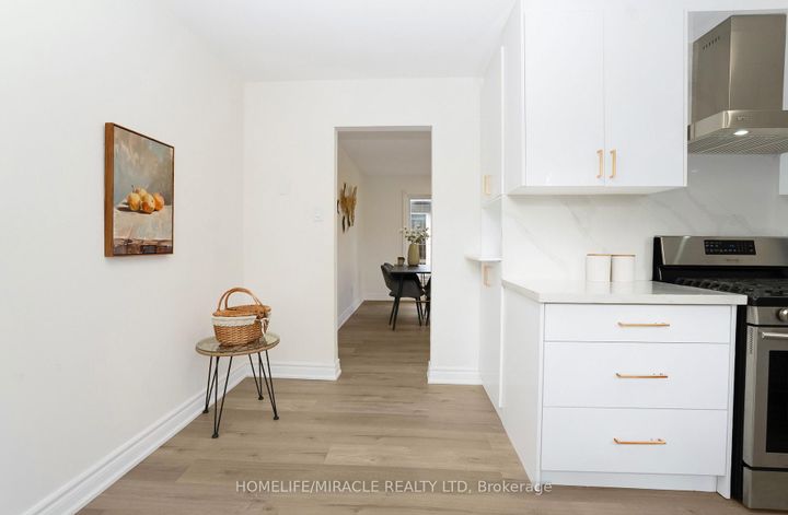 Photo 15 at 66 Avening Drive, Clairville, Toronto