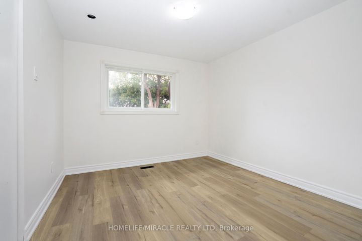 Photo 19 at 66 Avening Drive, Clairville, Toronto