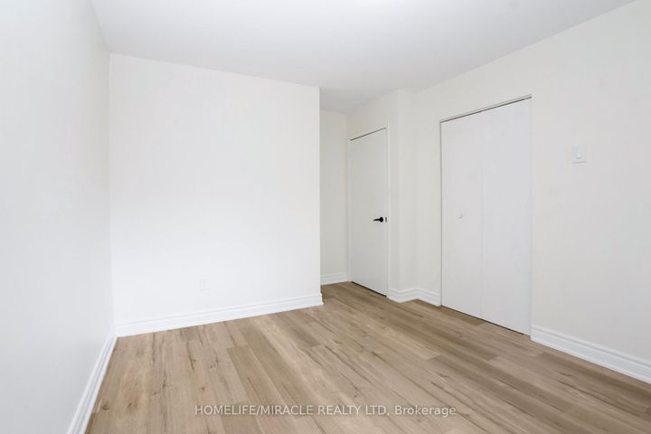 Photo 20 at 66 Avening Drive, Clairville, Toronto