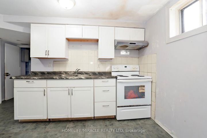 Photo 31 at 66 Avening Drive, Clairville, Toronto