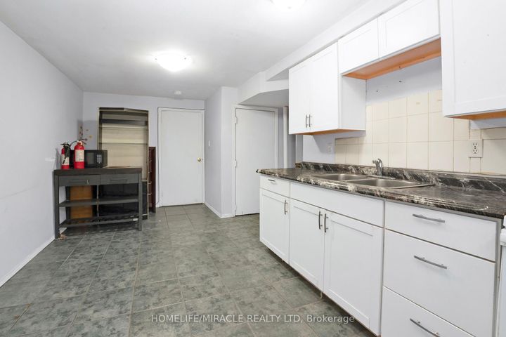 Photo 32 at 66 Avening Drive, Clairville, Toronto
