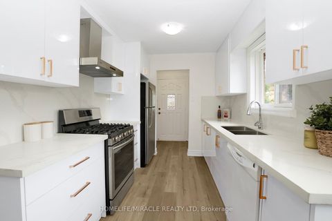Photo 11 at 66 Avening Drive, Clairville, Toronto
