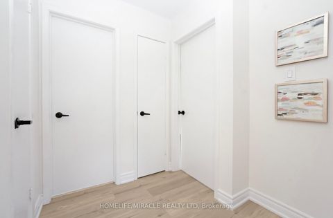 Photo 18 at 66 Avening Drive, Clairville, Toronto