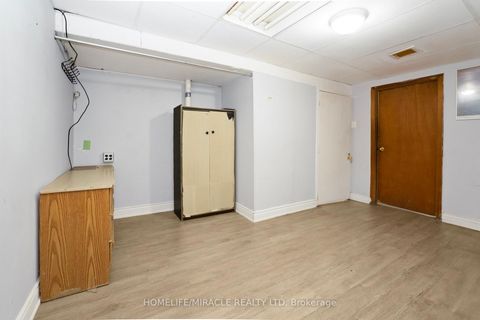 Photo 29 at 66 Avening Drive, Clairville, Toronto