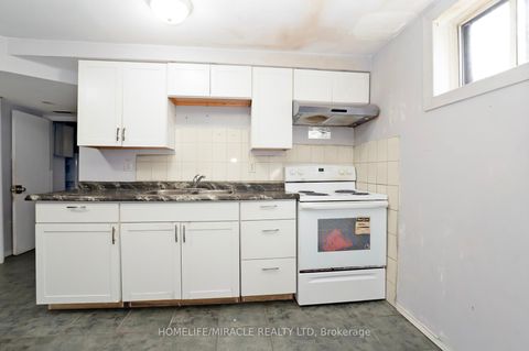 Photo 31 at 66 Avening Drive, Clairville, Toronto