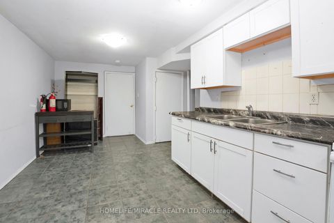 Photo 32 at 66 Avening Drive, Clairville, Toronto