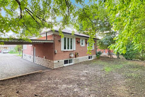 Photo 2 at 36 Belyea Crescent, Bendale, Toronto