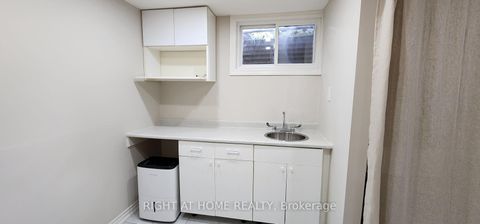 Photo 3 at 132 - 18 Elsa Vine Way, Bayview Village, Toronto