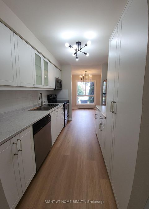 Photo 8 at 132 - 18 Elsa Vine Way, Bayview Village, Toronto