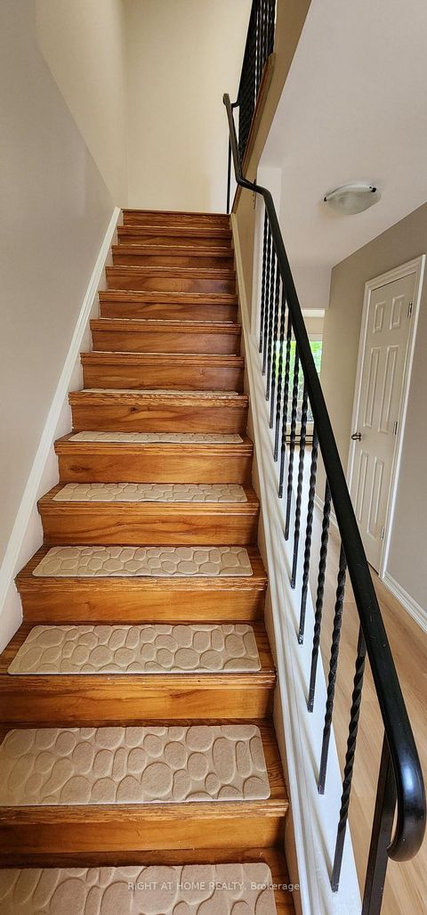 Photo 12 at 132 - 18 Elsa Vine Way, Bayview Village, Toronto