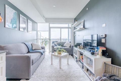 Photo 3 at 409 - 681 Yonge Street, Painswick South, Barrie