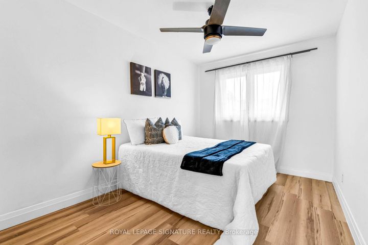 Photo 12 at 5273 Banting Court, Appleby, Burlington