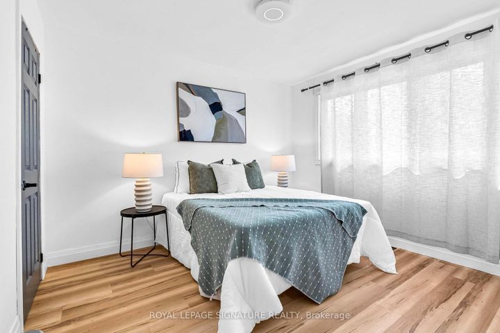 Photo 13 at 5273 Banting Court, Appleby, Burlington