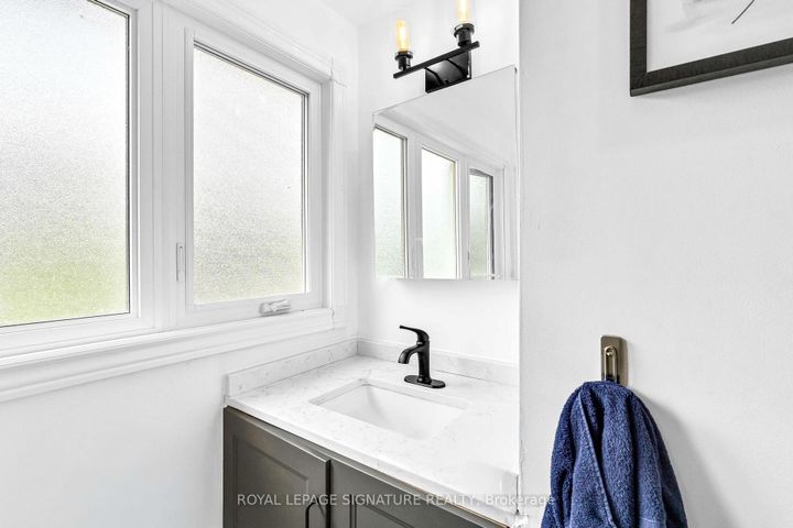 Photo 15 at 5273 Banting Court, Appleby, Burlington