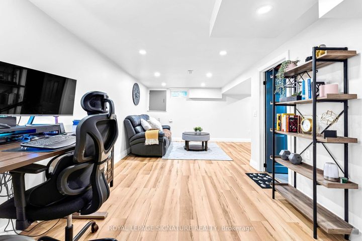 Photo 17 at 5273 Banting Court, Appleby, Burlington