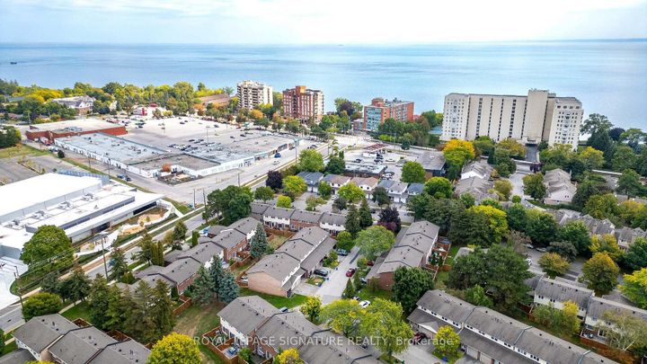 Photo 27 at 5273 Banting Court, Appleby, Burlington