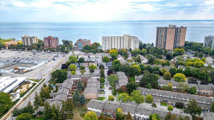 Photo 28 at 5273 Banting Court, Appleby, Burlington