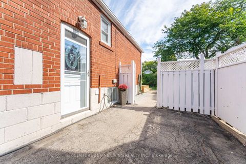 Photo 32 at 151 Brooklawn Avenue, Cliffcrest, Toronto
