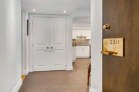 Photo 2 at 2311 - 55 Harbour Square, Waterfront Communities C1, Toronto