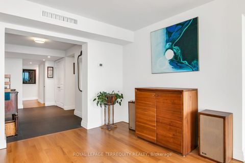 Photo 5 at 2311 - 55 Harbour Square, Waterfront Communities C1, Toronto