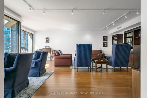 Photo 12 at 2311 - 55 Harbour Square, Waterfront Communities C1, Toronto