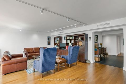 Photo 13 at 2311 - 55 Harbour Square, Waterfront Communities C1, Toronto