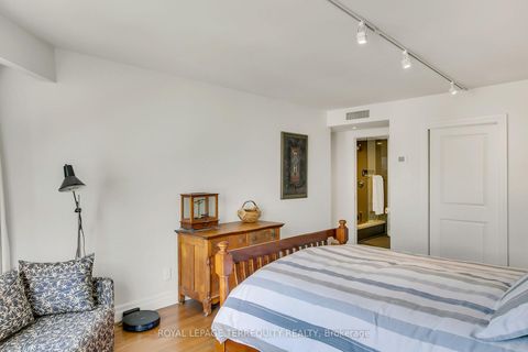 Photo 29 at 2311 - 55 Harbour Square, Waterfront Communities C1, Toronto Photo 29 at 2311 - 55 Harbour Square, Waterfront Communities C1, Toronto