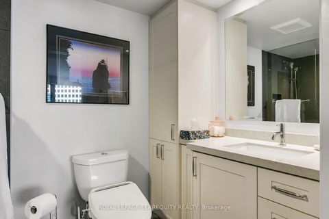 Photo 31 at 2311 - 55 Harbour Square, Waterfront Communities C1, Toronto