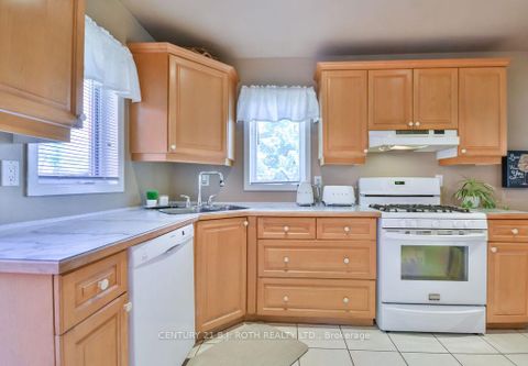 Photo 8 at 924 Vicrol Drive, Alcona, Innisfil