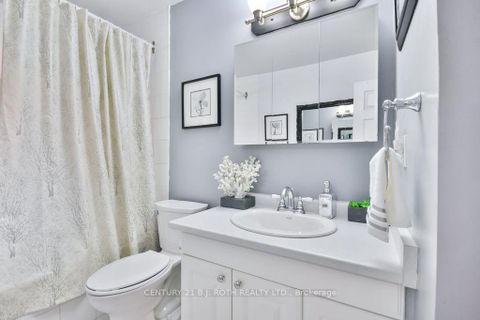 Photo 11 at 924 Vicrol Drive, Alcona, Innisfil