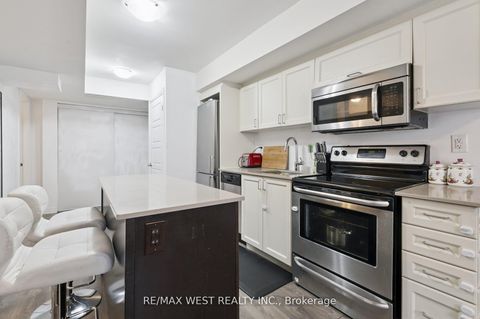Photo 10 at 10 - 187 William Duncan Road, CFB, Toronto