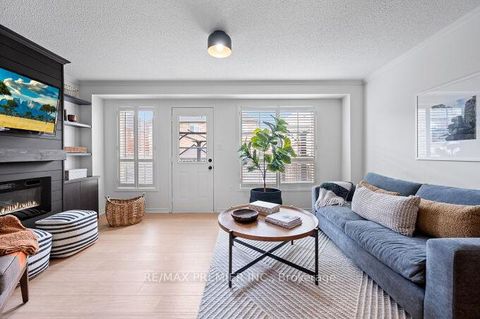 Photo 2 at 78 Keystar Court, Vellore Village, Vaughan