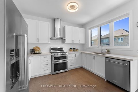 Photo 11 at 42 Ryerson Drive, Kleinburg, Vaughan