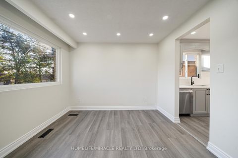 Photo 9 at 100 Kozlov Street, Sunnidale, Barrie