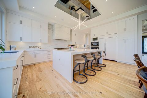 Photo 14 at 154 Glen Cedar Road, Cedarvale, Toronto