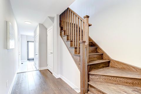Photo 3 at 18 Pageant Avenue, Vellore Village, Vaughan