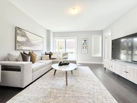 Photo 4 at 18 Pageant Avenue, Vellore Village, Vaughan