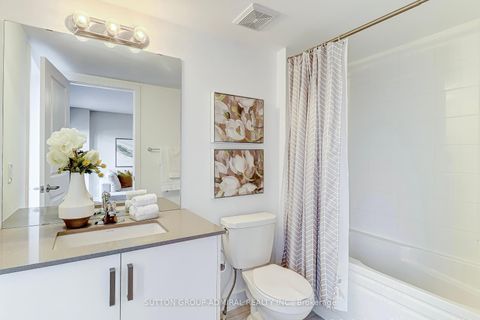 Photo 7 at 18 Pageant Avenue, Vellore Village, Vaughan