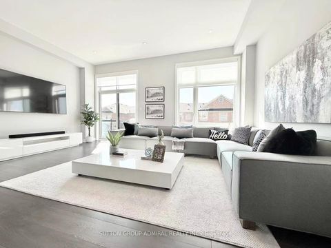 Photo 10 at 18 Pageant Avenue, Vellore Village, Vaughan