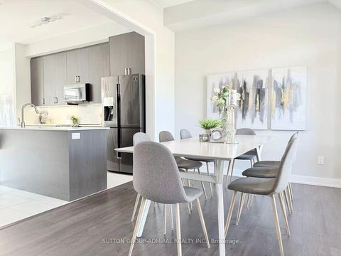 Photo 11 at 18 Pageant Avenue, Vellore Village, Vaughan