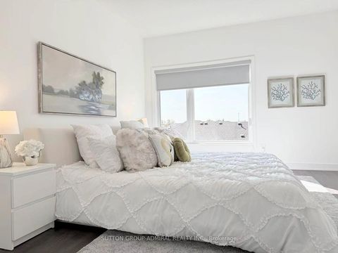 Photo 14 at 18 Pageant Avenue, Vellore Village, Vaughan