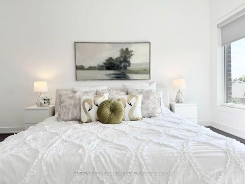 Photo 15 at 18 Pageant Avenue, Vellore Village, Vaughan