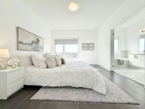 Photo 16 at 18 Pageant Avenue, Vellore Village, Vaughan