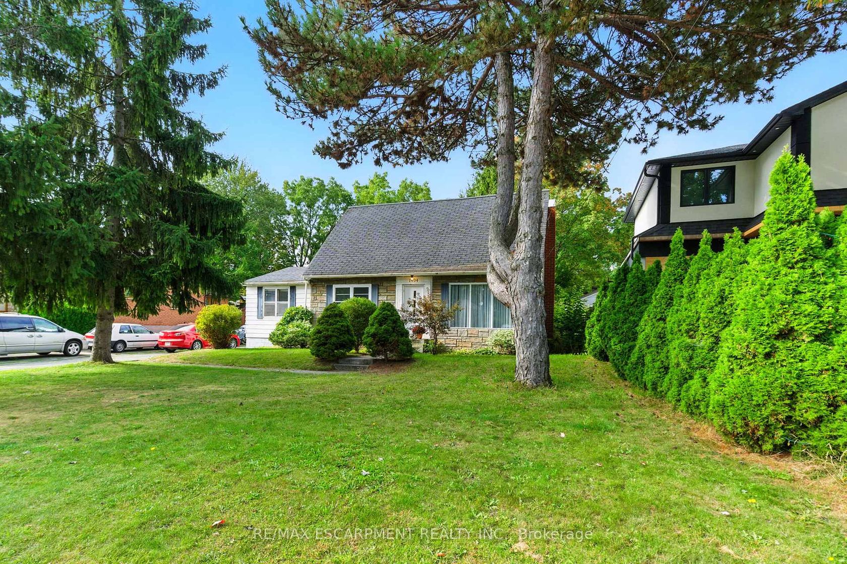1494 Haig Boulevard, Lakeview, Mississauga by Loree Meneguzzi Real Estate 1494 Haig Boulevard, Lakeview, Mississauga