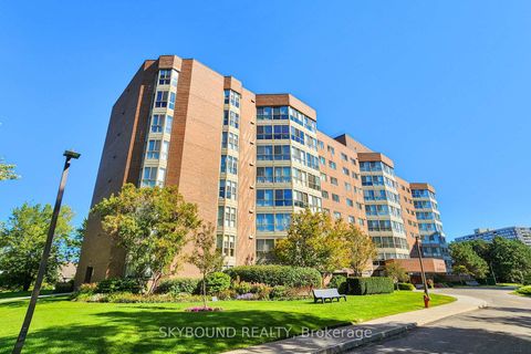 Photo 1 at 611 - 5 Weldrick Road W, North Richvale, Richmond Hill