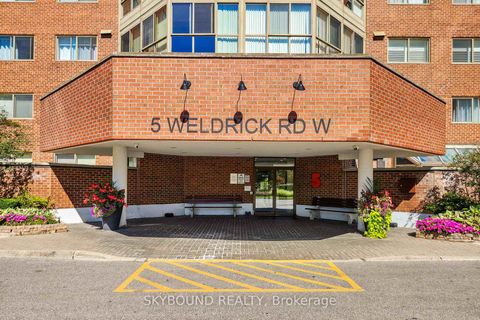 Photo 2 at 611 - 5 Weldrick Road W, North Richvale, Richmond Hill