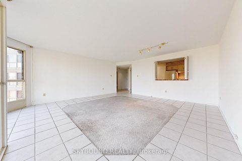 Photo 15 at 611 - 5 Weldrick Road W, North Richvale, Richmond Hill